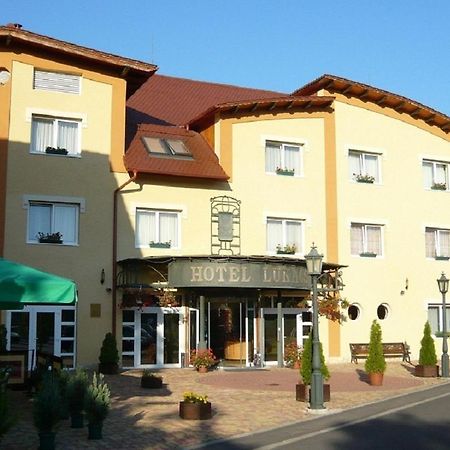 Hotel Lukacs Superior Kazincbarcika Exterior foto