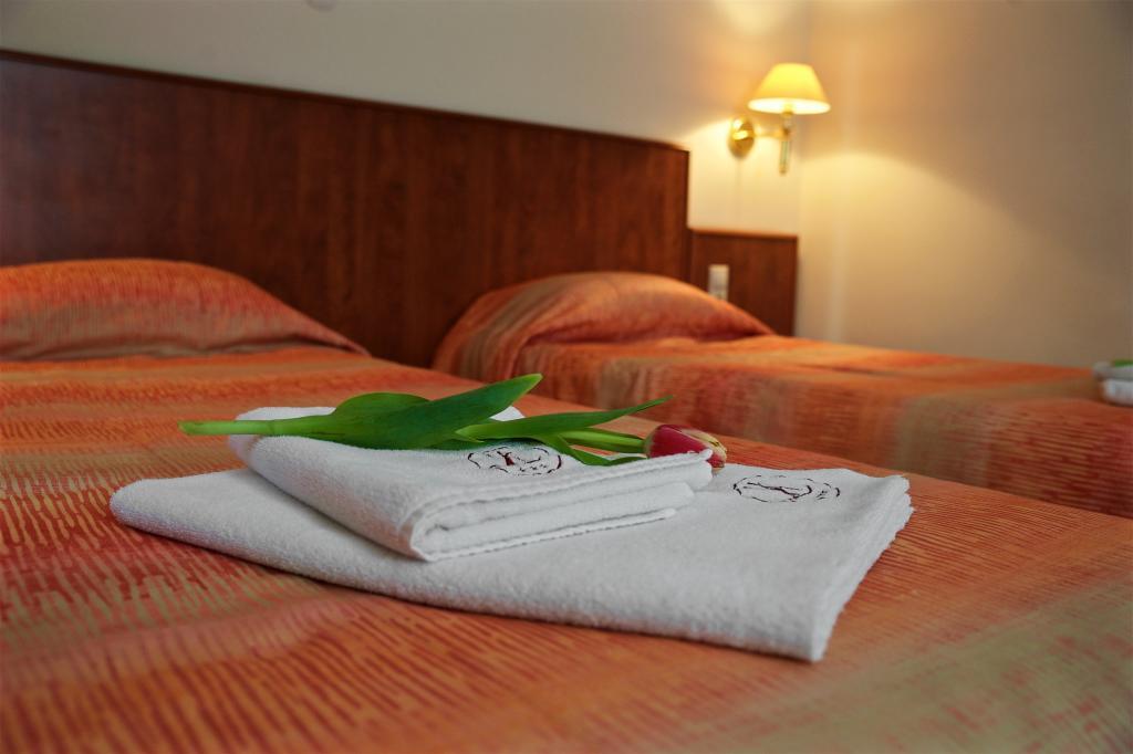 Hotel Lukacs Superior Kazincbarcika Cameră foto